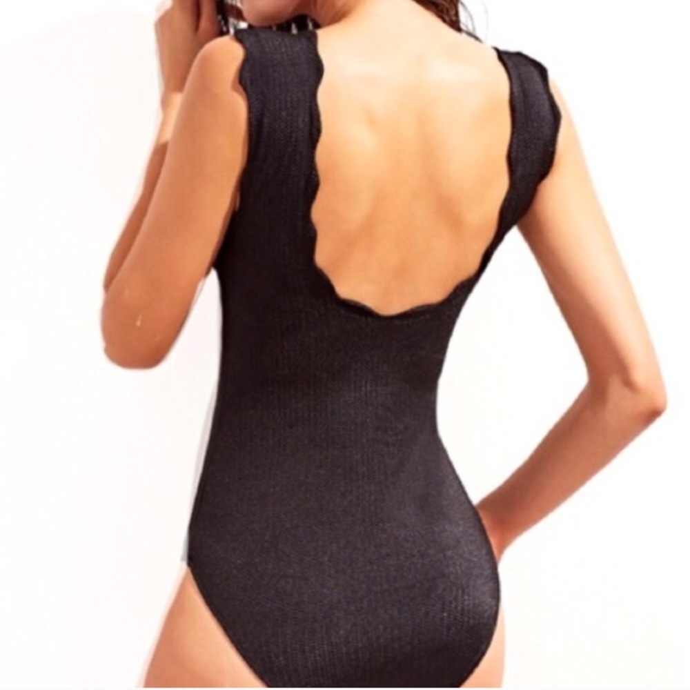 Scalloped Deep V-Neck One Piece SWIMSUIT Monokini - Picture 2 of 3